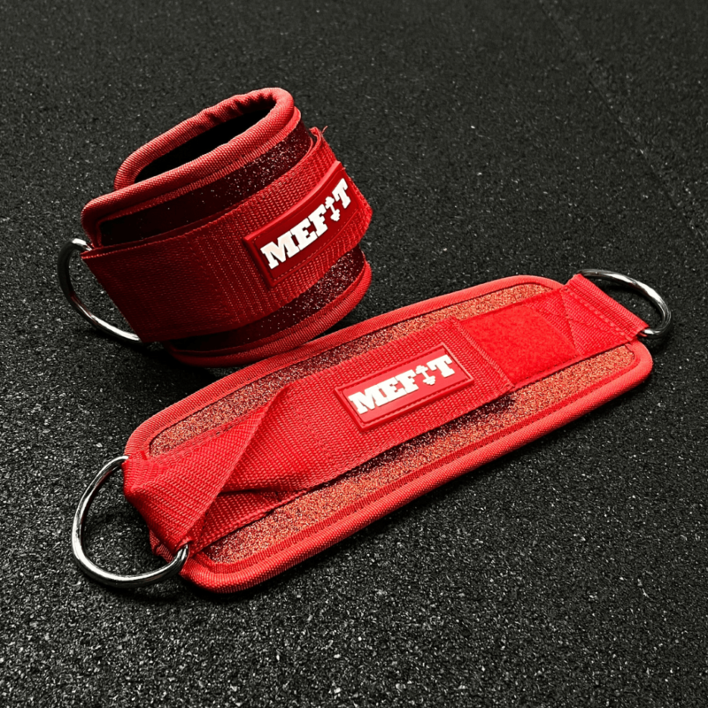 Upgrade je fitnessroutine met de MEFIT Glitter Ankle Straps Rose Red. Comfortabel, verstelbaar en een vleugje glamour voor je onderlichaam workouts!